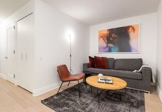 기타 5 Mint House at 70 Pine