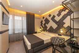 White Palace Hotel, THB 2,128.94