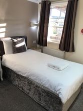 Others 4 The Queen Phillippa