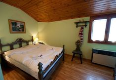 Others 4 To Balcony tis Agorianis