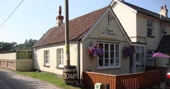 Others Cider Cottages