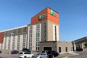 Holiday Inn Express & Suites Toronto Airport West, an IHG Hotel