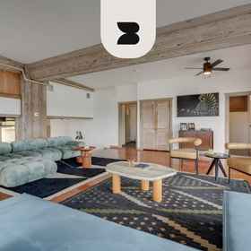 Room1Kamp by Brightwild Rooftop Penthouse On Duval,Key West公寓