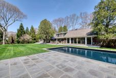 其他 Spacious 5-br 4-bath Pool in East Hamptons