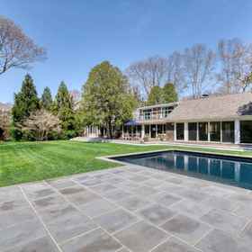 Room1Spacious 5-br 4-bath Pool in East Hamptons,美好家园博物馆飯店