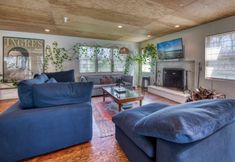 其他 6 Spacious 5-br 4-bath Pool in East Hamptons