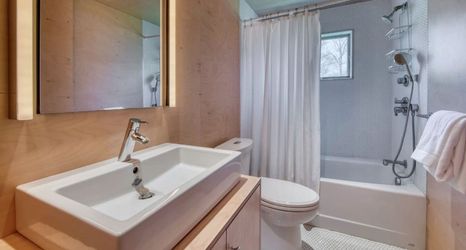 其他 2 Spacious 5-br 4-bath Pool in East Hamptons