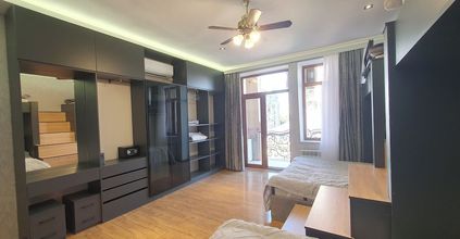 Others 4 The Pearl of Nizami Street