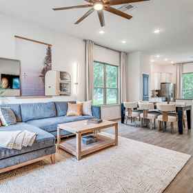 Interior1蒙哥馬利池塘通道與火坑之家,Resort Attractions, Inc.飯店