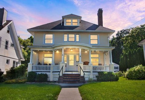 其他 Cozy Trotter 4 Bedroom Home