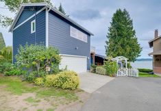 Others 2 Bremerton Studio w/ Bay View: Beach Access!