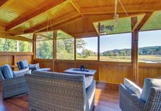 기타 3 Washington Gem on 8.5 Acres: Clamming Nearby!