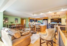 其他 6 Washington Gem on 8.5 Acres: Clamming Nearby!