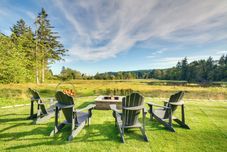 其他 Washington Gem on 8.5 Acres: Clamming Nearby!