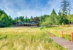 其他 2 Washington Gem on 8.5 Acres: Clamming Nearby!