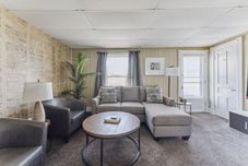 Others Snug Escape Close To Niagara Falls 2 Bedroom Home