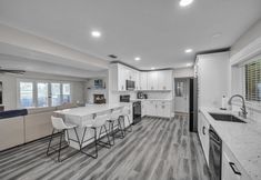 其他 7 Beautiful Lake View Retreat Drivable To Theme Parks 3 Bedroom Home