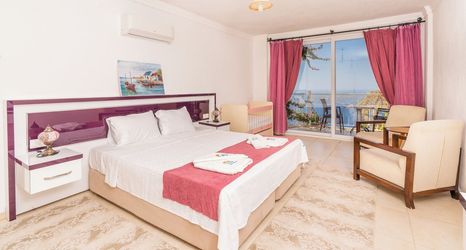 OTHERS 2 Villa Fuchsia 4-bedroom Retreat With Private Pool and Breathtaking View