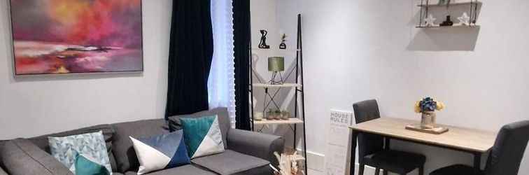 Others Strood Home-sleeps 6-great for Groups & Families