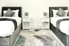 기타 Strood Home-sleeps 6-great for Groups & Families