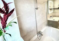 Others 3 Strood Home-sleeps 6-great for Groups & Families