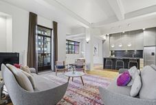 อื่นๆ Outsanding Penthouse On Queen St by Zodiak Stays