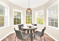 Others 5 Upstay - Modern Family Apartment w Pool Hot Tub