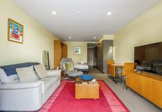 Others 6 Viaduct Studio + Parking + Wine by Zodiak Stays