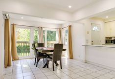 Others 2 4 Mi to Nyc, Shared Yard: Englewood Apartment!