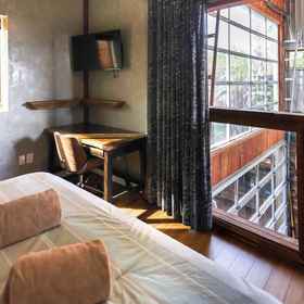 Room 1 Bamboo Loft 6BR, San Diego Convention Center Hotels