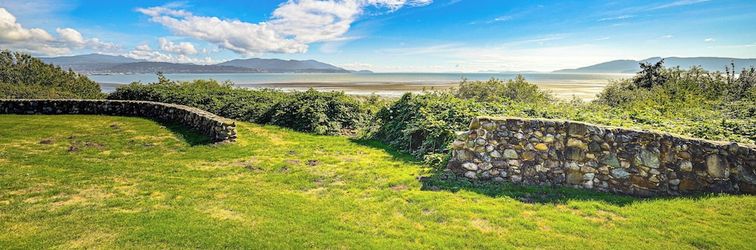 其他 Waterfront Bellingham Bliss: Steps to Beach!