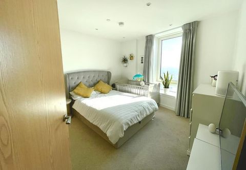 Others Stylish 1-Bedroom Apt with Stunning London Views