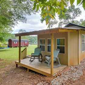 Interior 1 Cottage w/ Fire Pit & Lake Access in Waterloo!, Laurens County Hotels