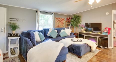 Others 2 Screened Porch w/ Lake Views: Waterloo Home!