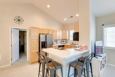 Lain-lain 4 Mi to Beach: Lewes Townhome w/ Ping-pong Table