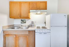 Others 4 Sevierville Home w/ Hot Tub: 3 Mi to Natl Park