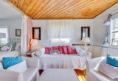 Others 7 Walk to the Beach: Pet-friendly Gem in Biddeford!