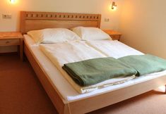 其他 4 Sunlit Cabin With Jacuzzi in Turracherhohe