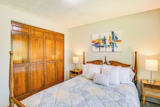 其他 4 4 Mi to University of Oregon: Bright Eugene Home!