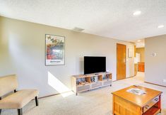 其他 7 4 Mi to University of Oregon: Bright Eugene Home!