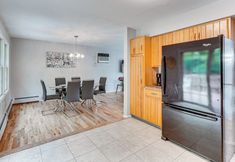 Others 7 Family Home Close to Warwick, 5 Mi to Lake!