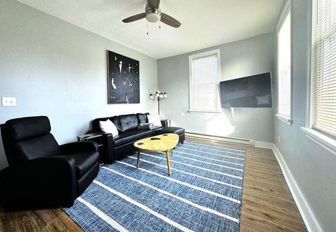 Others Modern Cozy Unit With King Bed