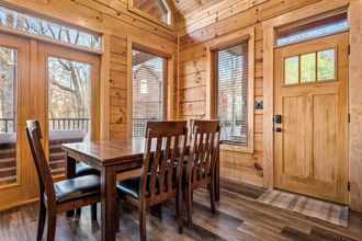 Others 4 At Parks Edge A Smoky Escape!