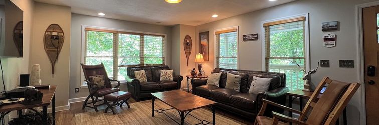 其他 Secluded Cabin for 10 in Chalet Village + Hot Tub!