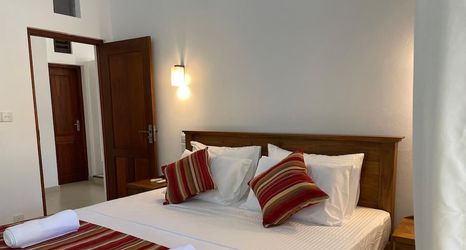 Others 2 Cenreeza Airport Villa