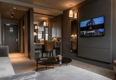 기타 5 Dakota Newcastle