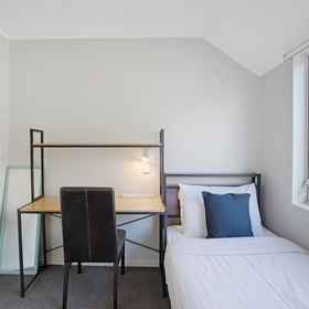 Room1Glen's Hidden Gem with Parking and Deck,坎贝尔斯湾飯店