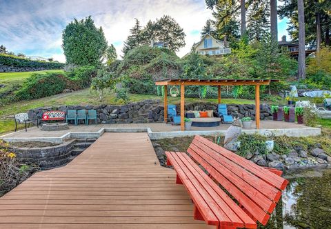 อื่นๆ Lakefront Home w/ Fire Pit, Dock in Kent!