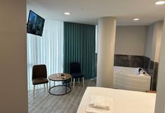 Others 5 Lacasa Royal Hotel