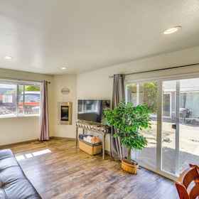 Primary image12 Mi to Old Town: House w/ Grill in Eureka!,洪堡县飯店